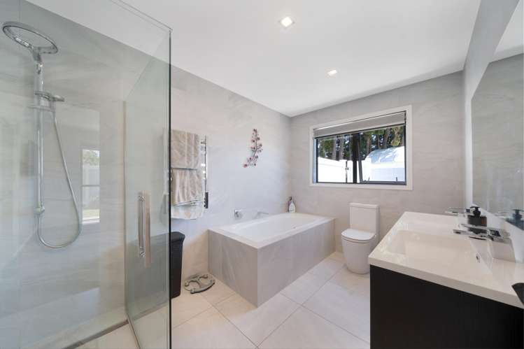 154 Boord Crescent Kumeu_13