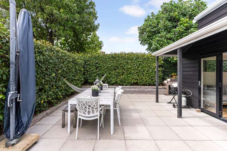 2/2 Lytton Street Devonport_17