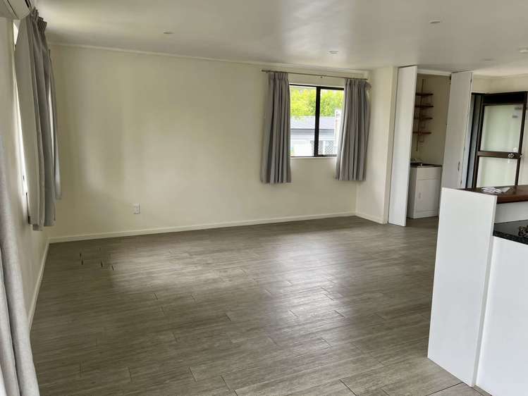 9a Taioma Crescent Te Atatu Peninsula_3