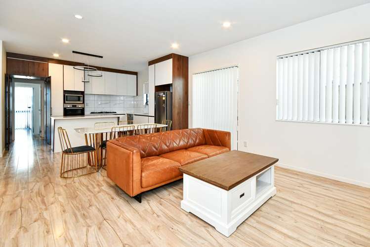 77 Rashni Road Flat Bush_5