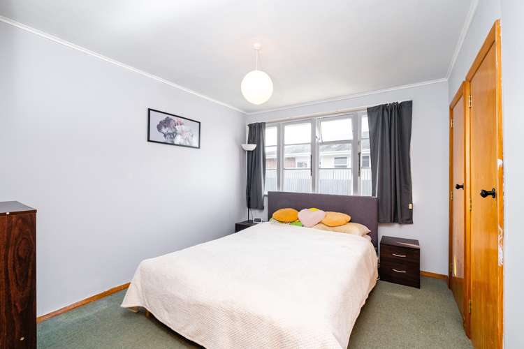 17 Neal Crescent Onekawa_8