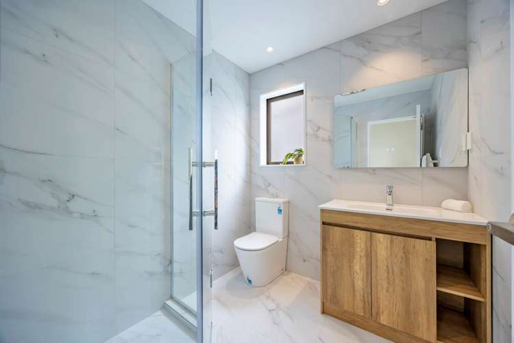 8/3 Milich Terrace Te Atatu South_6