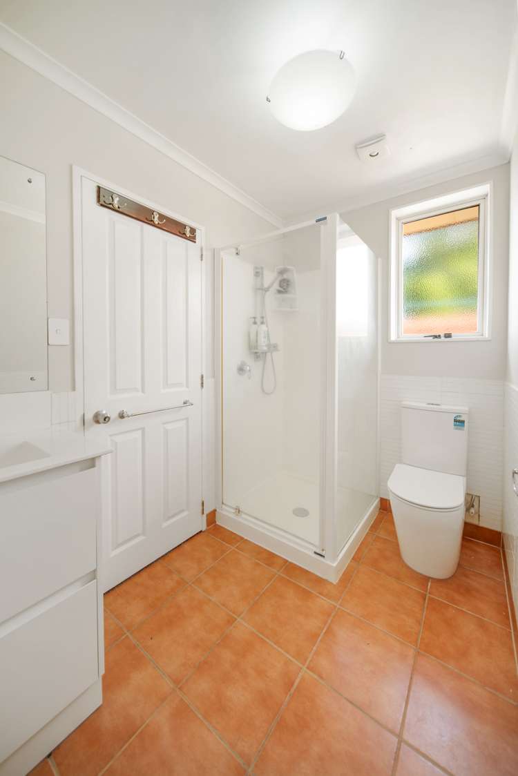 11 Naylors Drive Mangere_12