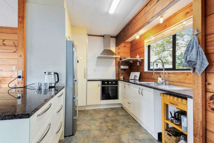 2/610 Beach Road Browns Bay_7