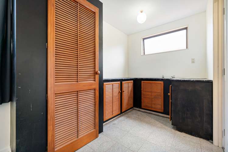 8 Riverview Road New Lynn_12