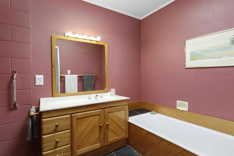 87 Major Drive Kelson_10