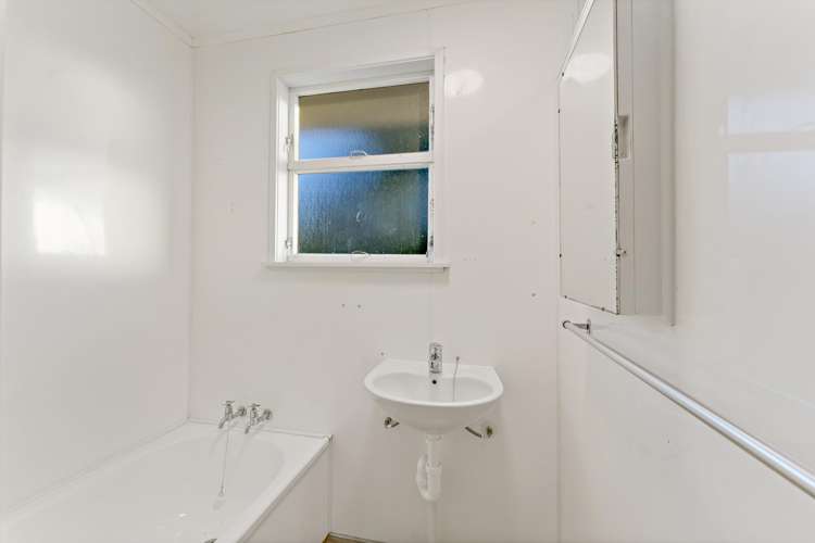 20 Grandison Crescent New Lynn_21