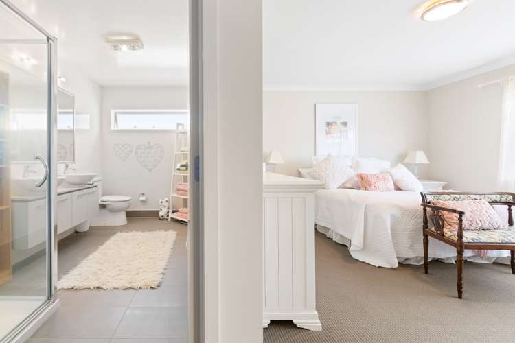 8 Kensington Drive Orewa_14