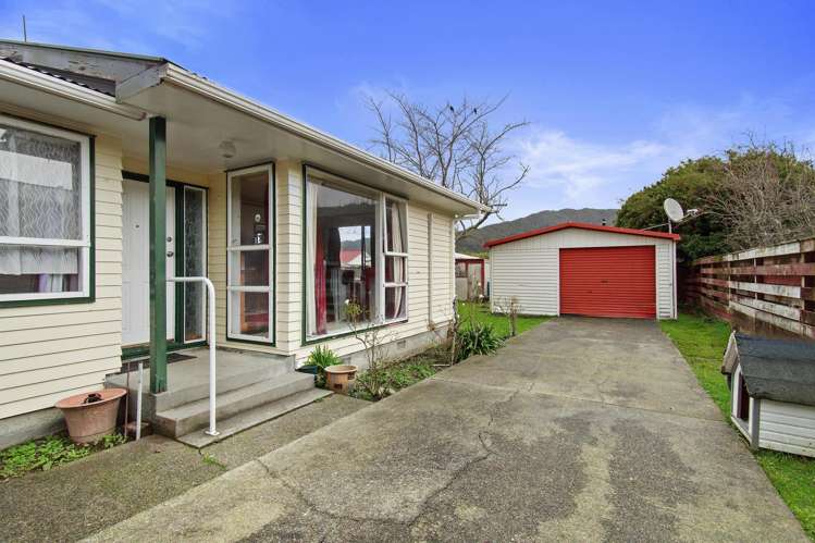 3 Kerepehi Grove Wainuiomata_12