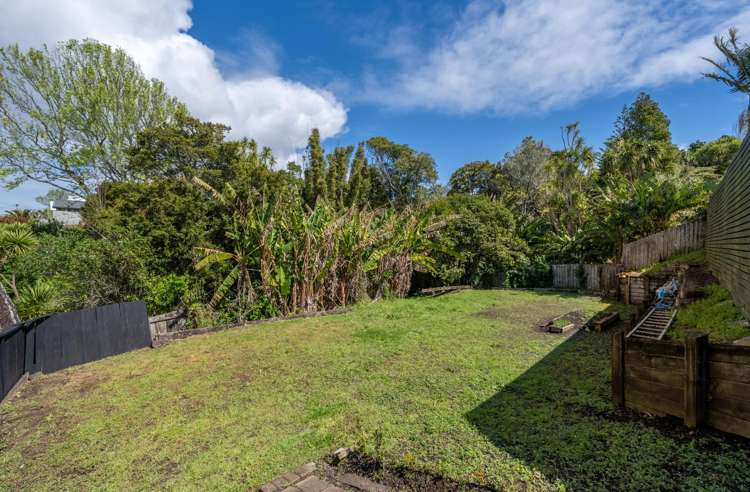 21 Beach Road Mellons Bay_31