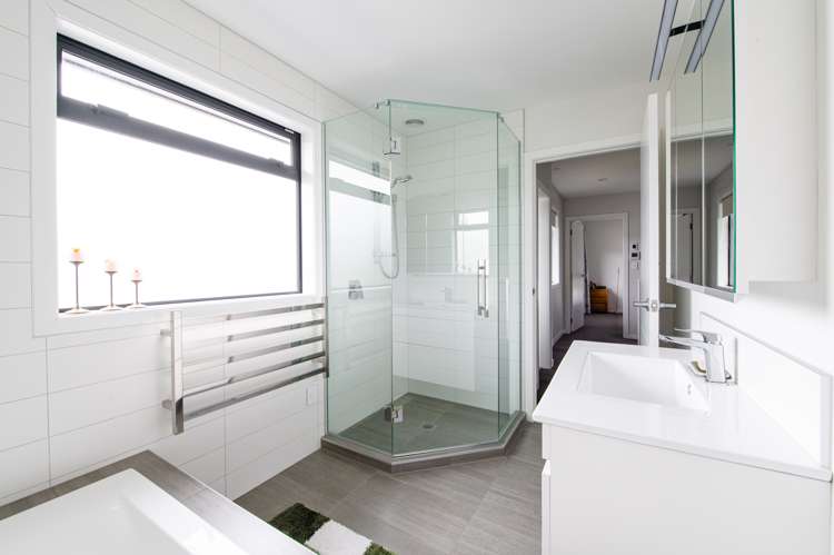 2/11 Masters Avenue Hillcrest_12