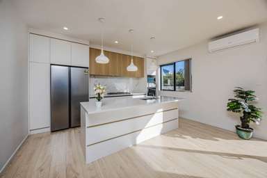 81 Thomas Road_4