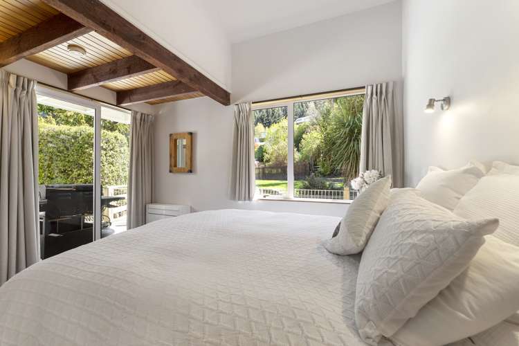 18 Williams Street Fernhill/Sunshine Bay_8