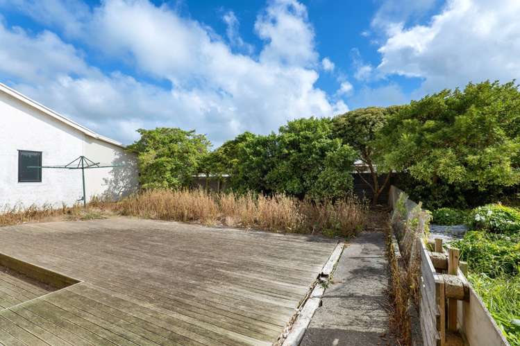 79 South Road Manaia_7