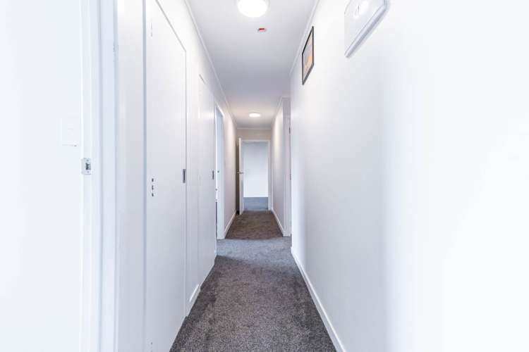 2/15 Seabar Place Glen Eden_4