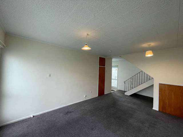 2/53 Brockworth Place Riccarton_3