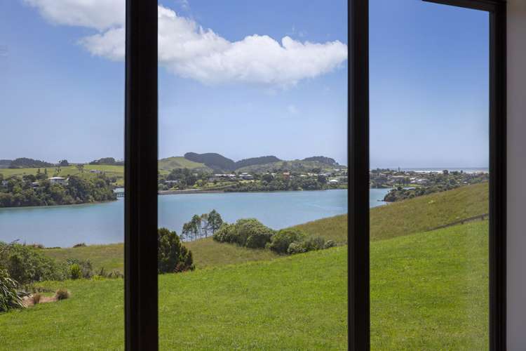 239 Hills Road Raglan_16