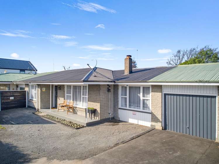 2/7 Curletts Road_0