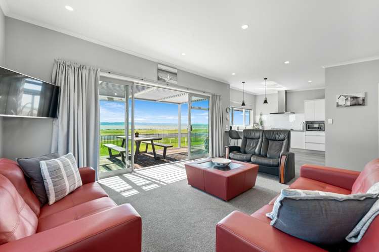 989 East Coast Road Kaiaua_4