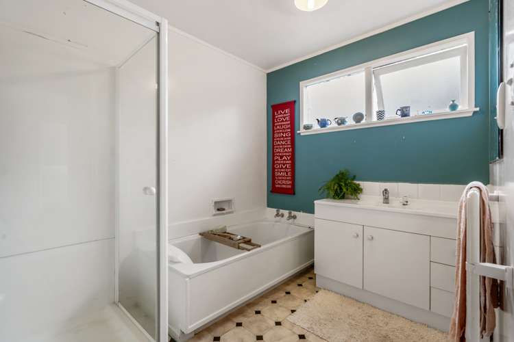 2/20 Holdaway Avenue Northcote_13