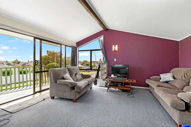 50 Eaton Crescent Matua_2