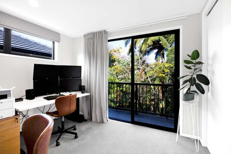 7 Mackillop Way Brooklands_16