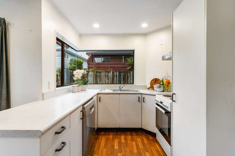 2/9 Varlene Terrace Forrest Hill_9