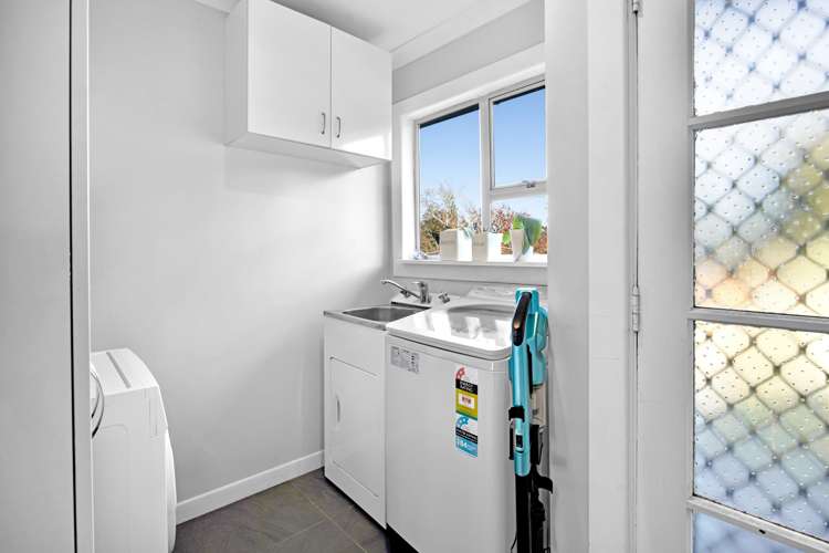 196 Seaview Road Westown_15