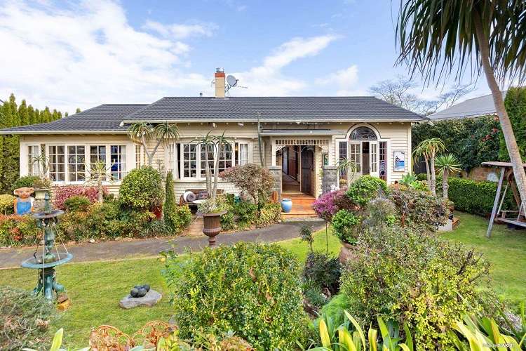 35 Manor Park, Sunnyhills, east Auckland