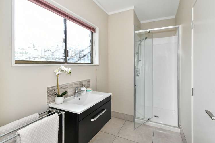 4 Hartfield Rise Pahurehure_13