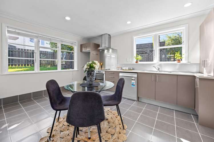 6/331 Royal Road Massey_6
