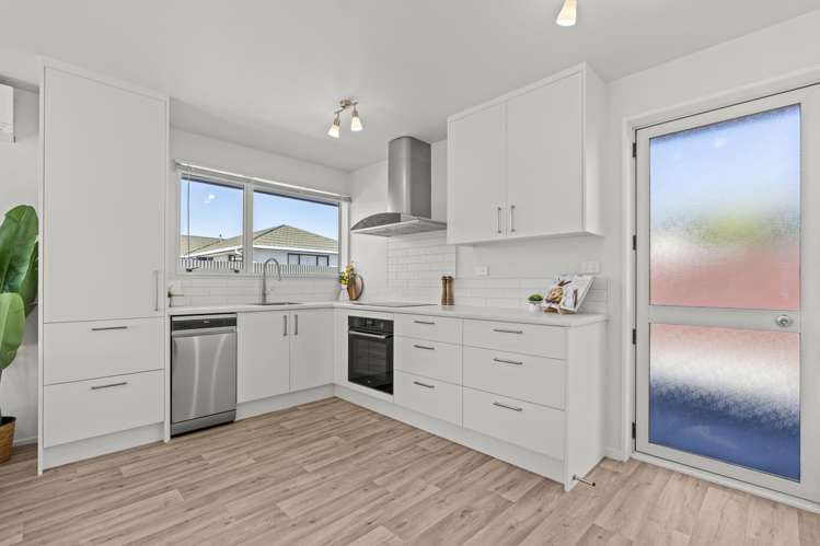82 Moffat Drive Lincoln_1