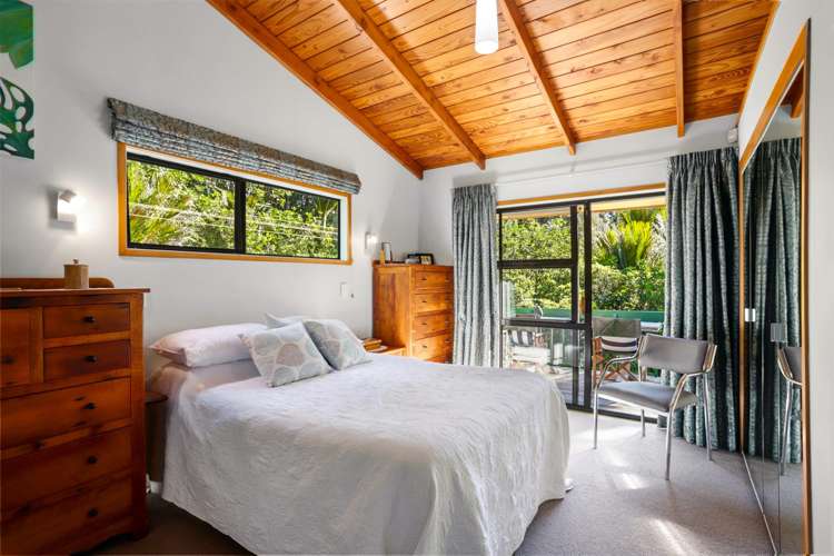 261 Konini Road Titirangi_12