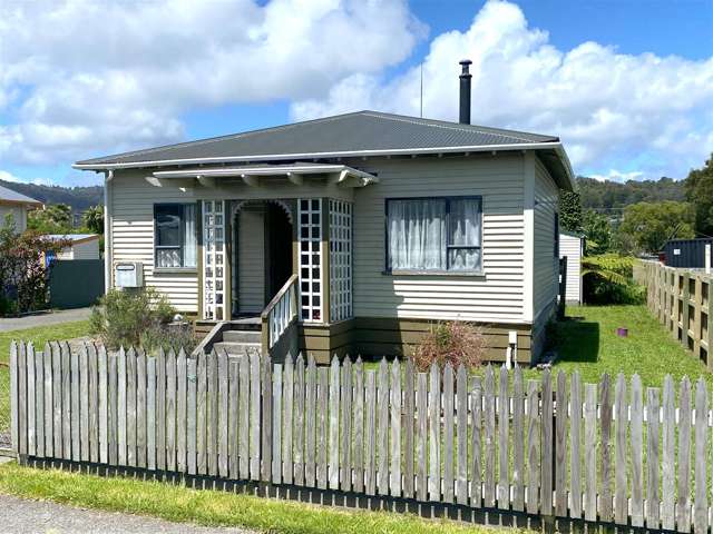 RENOVATORS BUNGALOW WITH AMPLE GARAGING