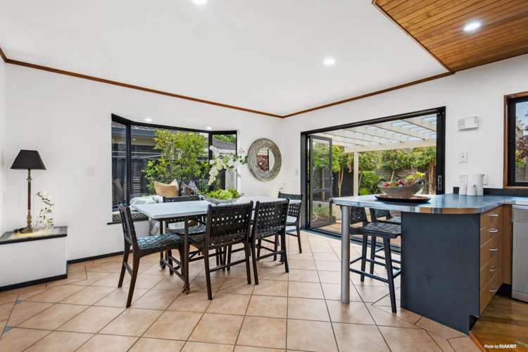 2/7 Solana Court Botany Downs_11