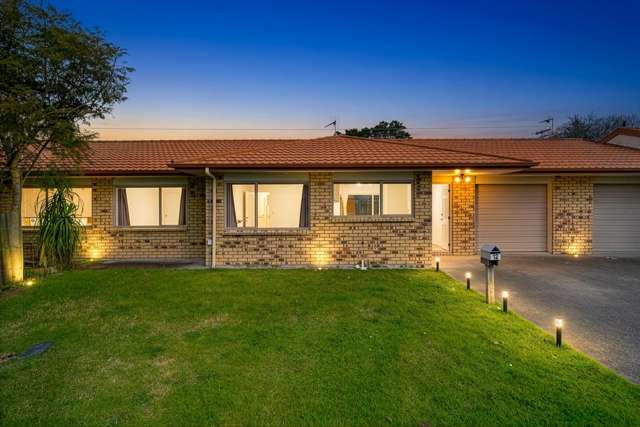 Rare Find!! Single Level Brick & Tile