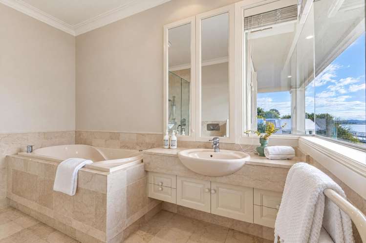 16 Te Akau Cresent Half Moon Bay_24