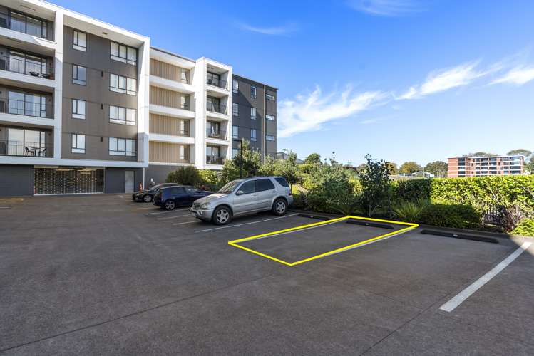 202/1 Kimiora Street Three Kings_14