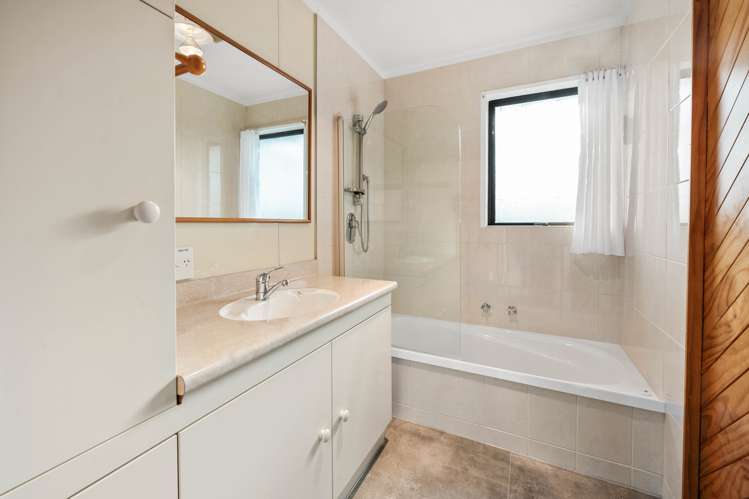 2 Thackeray Place Owhata_19