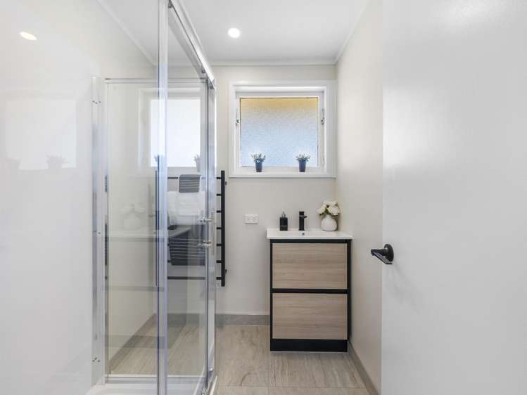 39 Hamill Road Otara_9