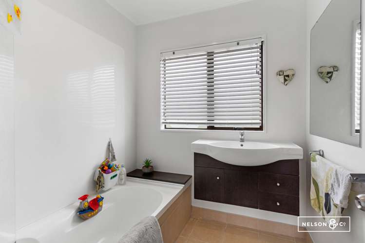 37 Greenstone Place Clover Park_9