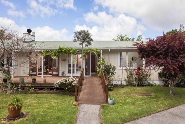 Refreshed & Ready, Close to Town