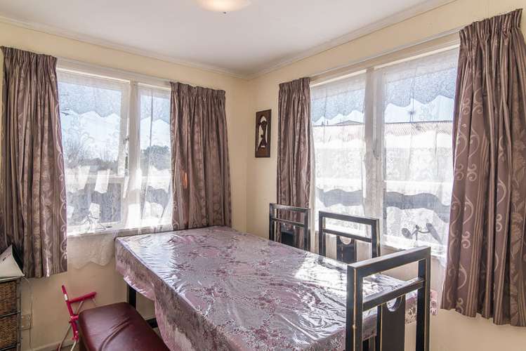 133 Sievers Grove Cannons Creek_12