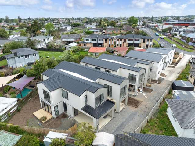 2/30 Tawa Crescent Manurewa_1