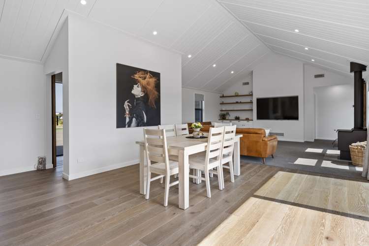 12 Kahikatea Drive Kinloch_6