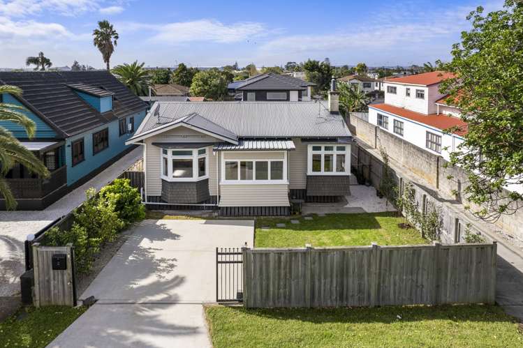 2 Waterview Road Favona_16