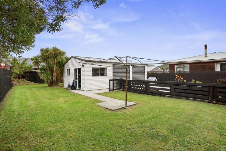 16 Pencarrow Crescent Wainuiomata_11