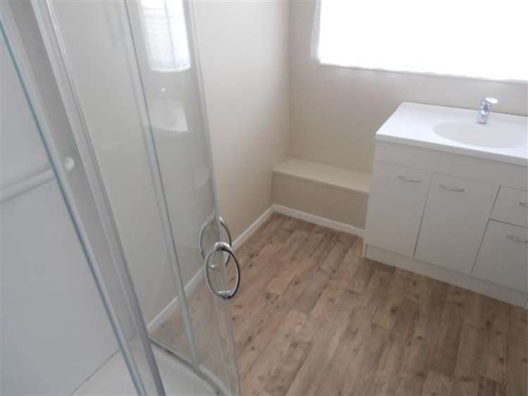 2/13 Cobham Crescent Stoke_8