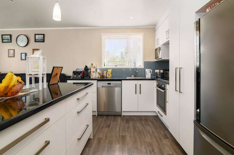 9 Luke Place Fairy Springs_3