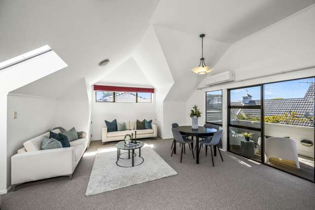 2/13 Saltburn Road Milford_3